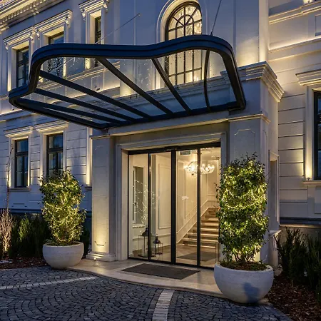 Petit Bois - Adults From 14 فندق 5*